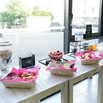 アパートホテル Zenao