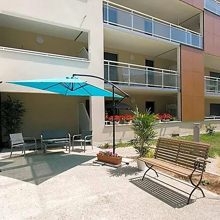 Zenao Apartahotel